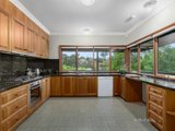 https://images.listonce.com.au/custom/160x/listings/13-chippendale-court-templestowe-vic-3106/102/00995102_img_06.jpg?3rzvr0efpxM