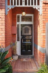 https://images.listonce.com.au/custom/160x/listings/13-clarke-street-elwood-vic-3184/210/01780210_img_14.jpg?z5wB80yBbN0