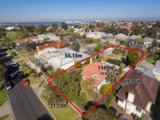 https://images.listonce.com.au/custom/160x/listings/13-collingwood-road-newport-vic-3015/256/01203256_img_01.jpg?rYOw0hBenbY