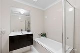 https://images.listonce.com.au/custom/160x/listings/13-davis-street-kensington-vic-3031/732/01932732_img_06.jpg?P1nPDZ54gUc