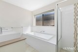 https://images.listonce.com.au/custom/160x/listings/13-denman-drive-point-cook-vic-3030/509/01612509_img_22.jpg?DhHwa_X6dL4