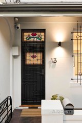 https://images.listonce.com.au/custom/160x/listings/13-durham-street-albert-park-vic-3206/239/01741239_img_02.jpg?Vw8U58P9uXM