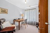 https://images.listonce.com.au/custom/160x/listings/13-earnshaw-street-woodend-vic-3442/813/01607813_img_11.jpg?dKlU3R8ghws