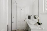 https://images.listonce.com.au/custom/160x/listings/13-evansdale-road-hawthorn-vic-3122/767/01988767_img_09.jpg?SkxrQL9tQIs