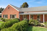 https://images.listonce.com.au/custom/160x/listings/13-glenns-court-woodend-vic-3442/545/01896545_img_02.jpg?kdWp0_x3V1c