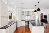 https://images.listonce.com.au/custom/160x/listings/13-glenns-court-woodend-vic-3442/545/01896545_img_05.jpg?D50lH3jqsoA