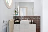 https://images.listonce.com.au/custom/160x/listings/13-glenns-court-woodend-vic-3442/545/01896545_img_11.jpg?mctHqzRQLNw