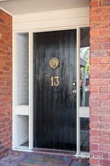 https://images.listonce.com.au/custom/160x/listings/13-greenwood-lane-mooroolbark-vic-3138/465/01817465_img_02.jpg?MDtcmKXi9tk