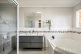 https://images.listonce.com.au/custom/160x/listings/13-greenwood-lane-mooroolbark-vic-3138/465/01817465_img_14.jpg?KmZOuJSeg2A