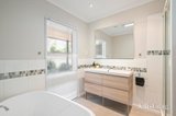 https://images.listonce.com.au/custom/160x/listings/13-greenwood-lane-mooroolbark-vic-3138/465/01817465_img_17.jpg?tibaSSXUzi8
