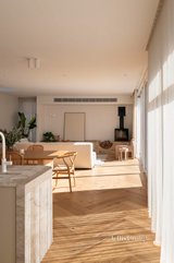 https://images.listonce.com.au/custom/160x/listings/13-hakatere-street-northcote-vic-3070/818/01723818_img_03.jpg?Psdn6GF3hk0