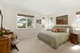 https://images.listonce.com.au/custom/160x/listings/13-harold-avenue-glen-iris-vic-3146/093/00134093_img_09.jpg?mb-qCT73PQ0