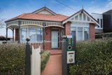 https://images.listonce.com.au/custom/160x/listings/13-harry-street-thornbury-vic-3071/255/01740255_img_11.jpg?HQWegRFuxII