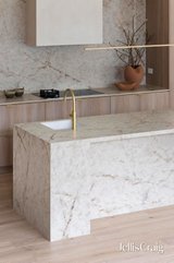 https://images.listonce.com.au/custom/160x/listings/13-haynes-street-highett-vic-3190/002/01948002_img_23.jpg?r32wTqExXKU