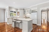 https://images.listonce.com.au/custom/160x/listings/13-henry-street-ringwood-vic-3134/377/00822377_img_05.jpg?mks1NTbw5eI