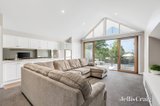 https://images.listonce.com.au/custom/160x/listings/13-henry-street-ringwood-vic-3134/377/00822377_img_08.jpg?WvhDRBJVLos