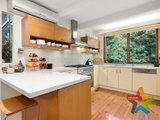 https://images.listonce.com.au/custom/160x/listings/13-henty-court-croydon-vic-3136/515/01525515_img_12.jpg?NZiuksyFXBQ