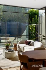 https://images.listonce.com.au/custom/160x/listings/13-hume-street-armadale-vic-3143/208/01933208_img_07.jpg?y27JlwlraS4