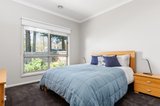 https://images.listonce.com.au/custom/160x/listings/13-jones-court-woodend-vic-3442/409/01545409_img_02.jpg?wYH_ZMLDMKI