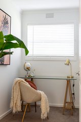https://images.listonce.com.au/custom/160x/listings/13-kenarra-court-hurstbridge-vic-3099/843/01691843_img_05.jpg?53q2VzbA8ME