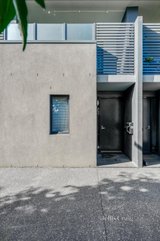 https://images.listonce.com.au/custom/160x/listings/13-lomandra-walkway-brunswick-east-vic-3057/039/01721039_img_14.jpg?tVMDGHLOVuU