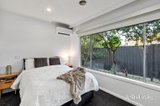 https://images.listonce.com.au/custom/160x/listings/13-london-court-greensborough-vic-3088/404/01978404_img_12.jpg?xC4Q2HCQdis