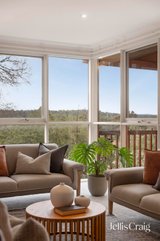 https://images.listonce.com.au/custom/160x/listings/13-lowan-avenue-templestowe-lower-vic-3107/589/01949589_img_08.jpg?tUNrppnuxkM
