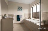 https://images.listonce.com.au/custom/160x/listings/13-luscombe-drive-diamond-creek-vic-3089/210/01916210_img_16.jpg?jWGY6Tjuqo4