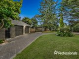 https://images.listonce.com.au/custom/160x/listings/13-macmillan-street-mooroolbark-vic-3138/874/01525874_img_02.jpg?vI5H74WngDQ