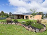 https://images.listonce.com.au/custom/160x/listings/13-main-road-campbells-creek-vic-3451/371/00616371_img_17.jpg?aQv0_Z12ld8