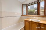 https://images.listonce.com.au/custom/160x/listings/13-meryl-street-doncaster-east-vic-3109/271/01929271_img_08.jpg?-xSB3oh793c