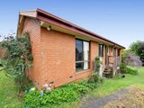 https://images.listonce.com.au/custom/160x/listings/13-miriam-drive-yarra-glen-vic-3775/383/01525383_img_09.jpg?rknrCooZxpA