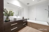 https://images.listonce.com.au/custom/160x/listings/13-mulsanne-lane-bentleigh-east-vic-3165/661/01815661_img_12.jpg?OCTnKZT0bYA