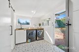 https://images.listonce.com.au/custom/160x/listings/13-napier-street-black-hill-vic-3350/630/01769630_img_11.jpg?IN9G4x7VRS8