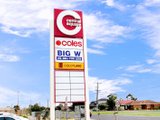 https://images.listonce.com.au/custom/160x/listings/13-oconnor-court-altona-meadows-vic-3028/724/01203724_img_16.jpg?JxMKRbmg0tY