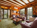 https://images.listonce.com.au/custom/160x/listings/13-paisley-street-balwyn-vic-3103/826/01683826_img_04.jpg?BeqwDC8jpwA