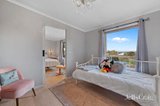 https://images.listonce.com.au/custom/160x/listings/13-parkins-reef-road-maldon-vic-3463/379/01496379_img_11.jpg?LKkuVRLhIQM