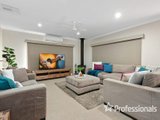 https://images.listonce.com.au/custom/160x/listings/13-pascoe-court-mooroolbark-vic-3138/670/01525670_img_02.jpg?TItwEImT-mg