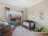 https://images.listonce.com.au/custom/160x/listings/13-pascoe-court-mooroolbark-vic-3138/670/01525670_img_12.jpg?qmrlFS1PJv0