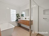 https://images.listonce.com.au/custom/160x/listings/13-pascoe-court-mooroolbark-vic-3138/670/01525670_img_14.jpg?1W6a4lJMhNY