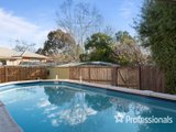 https://images.listonce.com.au/custom/160x/listings/13-pascoe-court-mooroolbark-vic-3138/670/01525670_img_16.jpg?AHNPLzVk7Ow