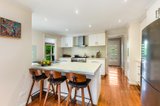 https://images.listonce.com.au/custom/160x/listings/13-patricia-way-woodend-vic-3442/047/01898047_img_08.jpg?1EvfbM7rq6o