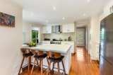https://images.listonce.com.au/custom/160x/listings/13-patricia-way-woodend-vic-3442/574/01185574_img_08.jpg?BE4zd4NBsz4