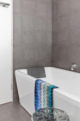 https://images.listonce.com.au/custom/160x/listings/13-richard-street-williamstown-vic-3016/288/01951288_img_22.jpg?_ReJAueRCe4