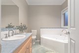 https://images.listonce.com.au/custom/160x/listings/13-saint-glens-way-lake-gardens-vic-3355/742/01752742_img_05.jpg?GoT5BFpw-2c