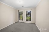 https://images.listonce.com.au/custom/160x/listings/13-shakespeare-avenue-mount-helen-vic-3350/288/01884288_img_01.jpg?0rD8ZJbZ5oo