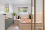 https://images.listonce.com.au/custom/160x/listings/13-sheehan-court-castlemaine-vic-3450/979/01846979_img_11.jpg?H7sWAl1YB30