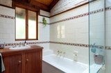 https://images.listonce.com.au/custom/160x/listings/13-stamford-court-eltham-vic-3095/476/01987476_img_11.jpg?wVon4CS4-Zg