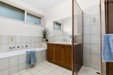 https://images.listonce.com.au/custom/160x/listings/13-streeton-lane-doncaster-east-vic-3109/075/01510075_img_10.jpg?IdPtKVGG848