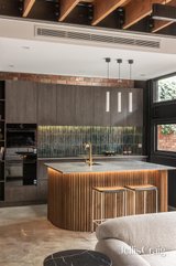 https://images.listonce.com.au/custom/160x/listings/13-the-crofts-richmond-vic-3121/790/01769790_img_04.jpg?f6A7vOvBupw